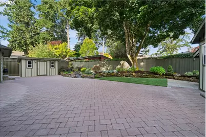 16686 Maple Cir, Lake Oswego, OR 97034 - Photo 44