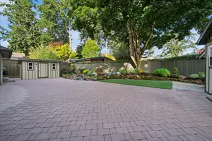 16686 Maple Cir, Lake Oswego, OR 97034 - Photo 44