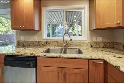 3215 SE 116th Ave, Portland, OR 97266 - Photo 10