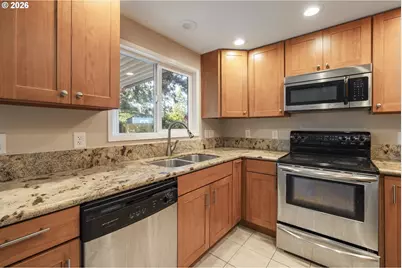 3215 SE 116th Ave, Portland, OR 97266 - Photo 8