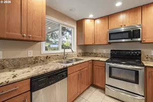 3215 SE 116th Ave, Portland, OR 97266 - Photo 8