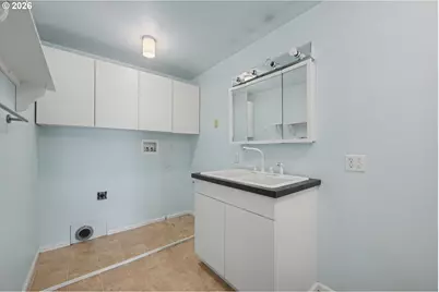 3855 Ferry St, Eugene, OR 97405 - Photo 38