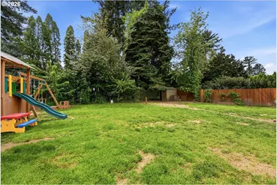 892 NE 28th St, Gresham, OR 97030 - Photo 22