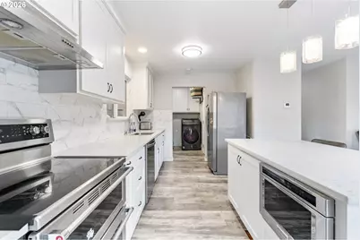 2237 SE 139th Ave, Portland, OR 97233 - Photo 8