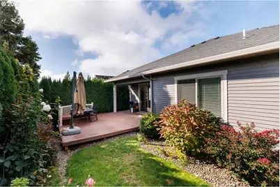 1586 Meridian Dr, Woodburn, OR 97071 - Photo 28