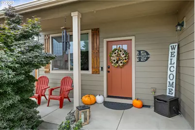 1202 Albatross Ct, Sweet Home, OR 97386 - Photo 4