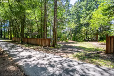 5490 Little Woahink Dr, Florence, OR 97439 - Photo 8