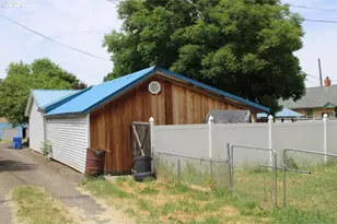 335 N 4th St, Athena, OR 97813 - Photo 2