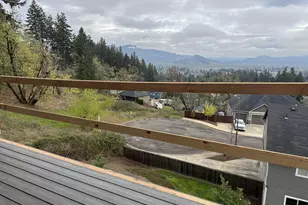 6884 Forrest Ridge Dr, Springfield, OR 97478 - Photo 22