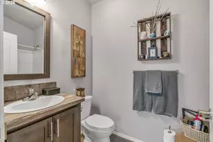 21494 E Hideaway Ln, Rhododendron, OR 97049 - Photo 18
