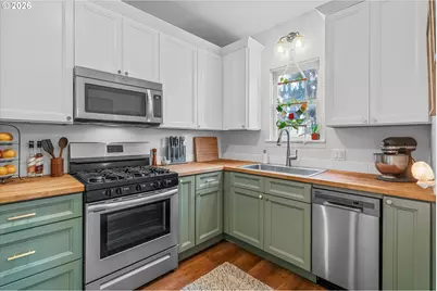 310 N School St, Newberg, OR 97132 - Photo 14