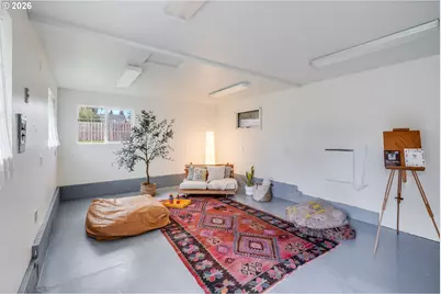 160 S Center St, Silverton, OR 97381 - Photo 26