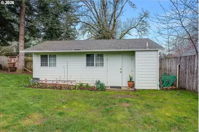 160 S Center St, Silverton, OR 97381 - Photo 24