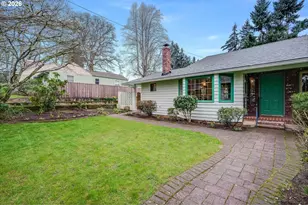 160 S Center St, Silverton, OR 97381 - Photo 2