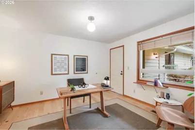 160 S Center St, Silverton, OR 97381 - Photo 14