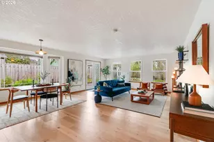 160 S Center St, Silverton, OR 97381 - Photo 4