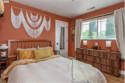 694 NE Knoll Ave, Roseburg, OR 97470 - Photo 12