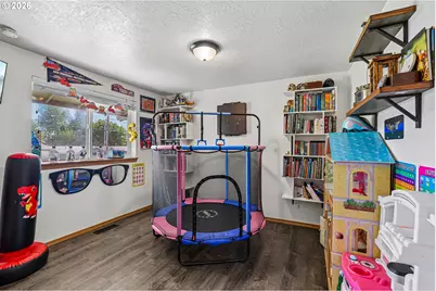 280 E 6th St, Lafayette, OR 97127 - Photo 24