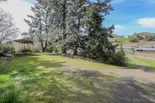 383 Little Valley Rd, Roseburg, OR 97471 - Photo 36