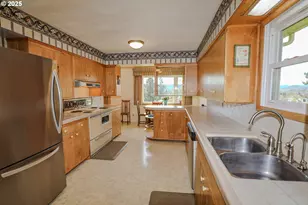 383 Little Valley Rd, Roseburg, OR 97471 - Photo 14