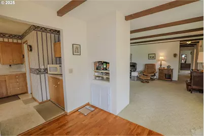 383 Little Valley Rd, Roseburg, OR 97471 - Photo 18