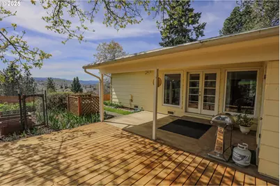 383 Little Valley Rd, Roseburg, OR 97471 - Photo 32