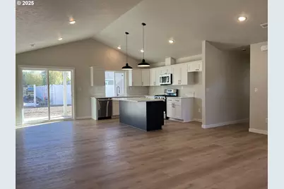 630 Crafton Ln, Stanfield, OR 97875 - Photo 2