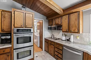 2760 Odell Hwy, Hood River, OR 97031 - Photo 18