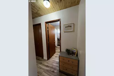 475 Burnham Ave, Maupin, OR 97037 - Photo 8