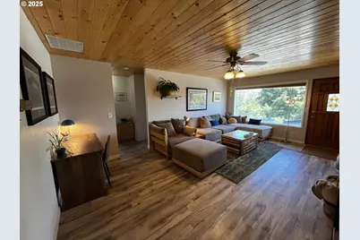 475 Burnham Ave, Maupin, OR 97037 - Photo 4