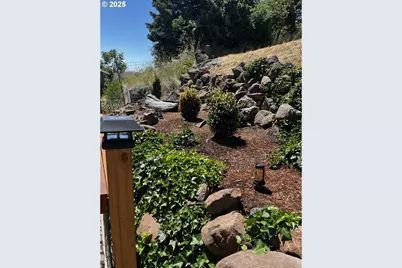 475 Burnham Ave, Maupin, OR 97037 - Photo 24