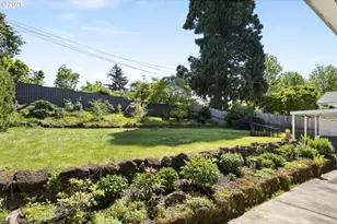 10818 SE Clay St, Portland, OR 97216 - Photo 42