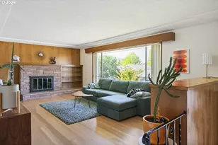 10818 SE Clay St, Portland, OR 97216 - Photo 6