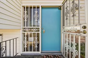 10818 SE Clay St, Portland, OR 97216 - Photo 4