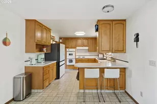 10818 SE Clay St, Portland, OR 97216 - Photo 18