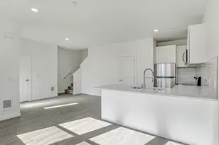 6841 N Montana Ave, Portland, OR 97217 - Photo 4