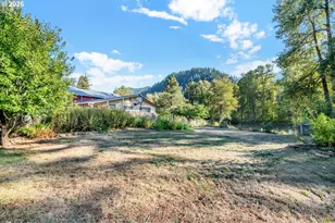 47576 Riverview St, Oakridge, OR 97463 - Photo 36