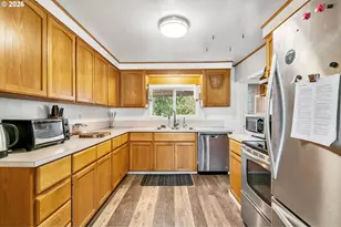 47576 Riverview St, Oakridge, OR 97463 - Photo 12