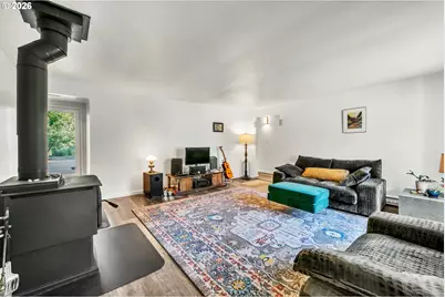 47576 Riverview St, Oakridge, OR 97463 - Photo 6