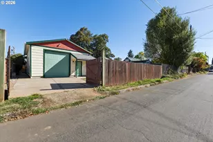 9234 N Central St, Portland, OR 97203 - Photo 36