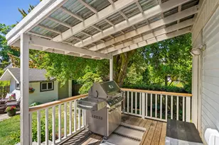 3144 NE Everett St, Portland, OR 97232 - Photo 32