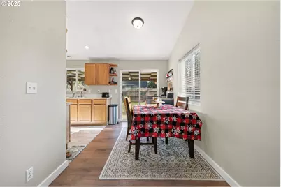 692 N 1st St, Creswell, OR 97426 - Photo 14