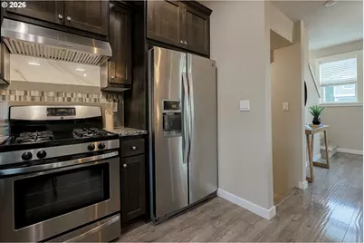 3705 SE 107th Ave, Portland, OR 97266 - Photo 8