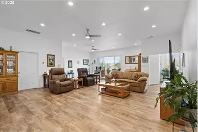 402 E Main St, Weston, OR 97886 - Photo 8