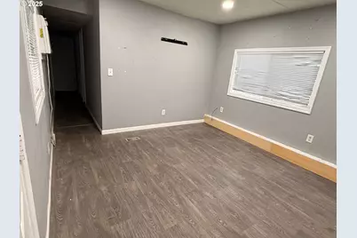 3817 W 10th St, The Dalles, OR 97058 - Photo 2