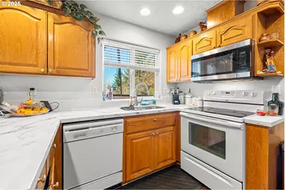 4235 SE Anderegg Loop, Portland, OR 97236 - Photo 12