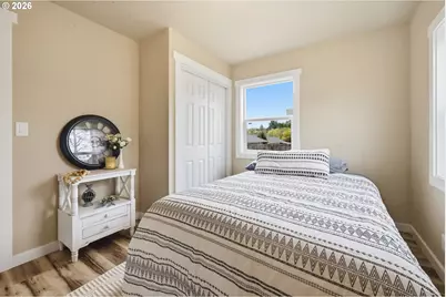 481 N D St, Lowell, OR 97452 - Photo 12