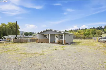 481 N D St, Lowell, OR 97452 - Photo 2