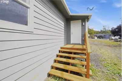 481 N D St, Lowell, OR 97452 - Photo 20
