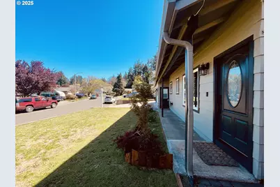3851 Edgewood Dr, North Bend, OR 97459 - Photo 20